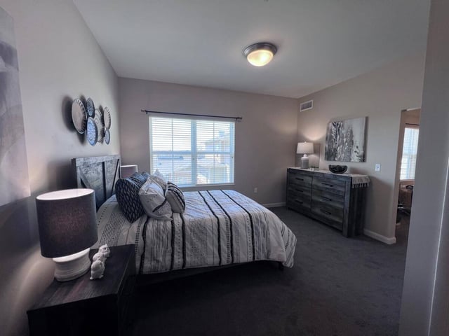 Peoria_OneBedroomDeluxe_4