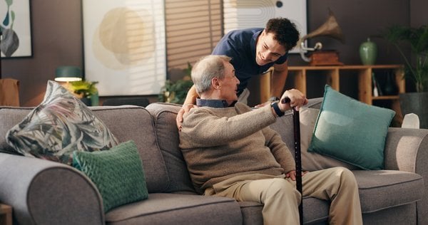 5 Signs Your Parent Needs Assisted Living in Peoria, IL