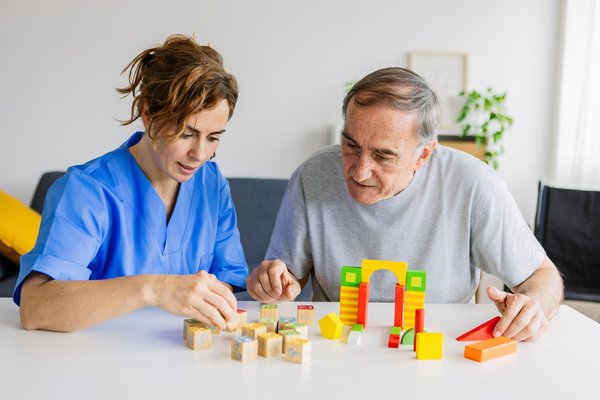 7 Questions to Ask Before Choosing Memory Care in Peoria, IL